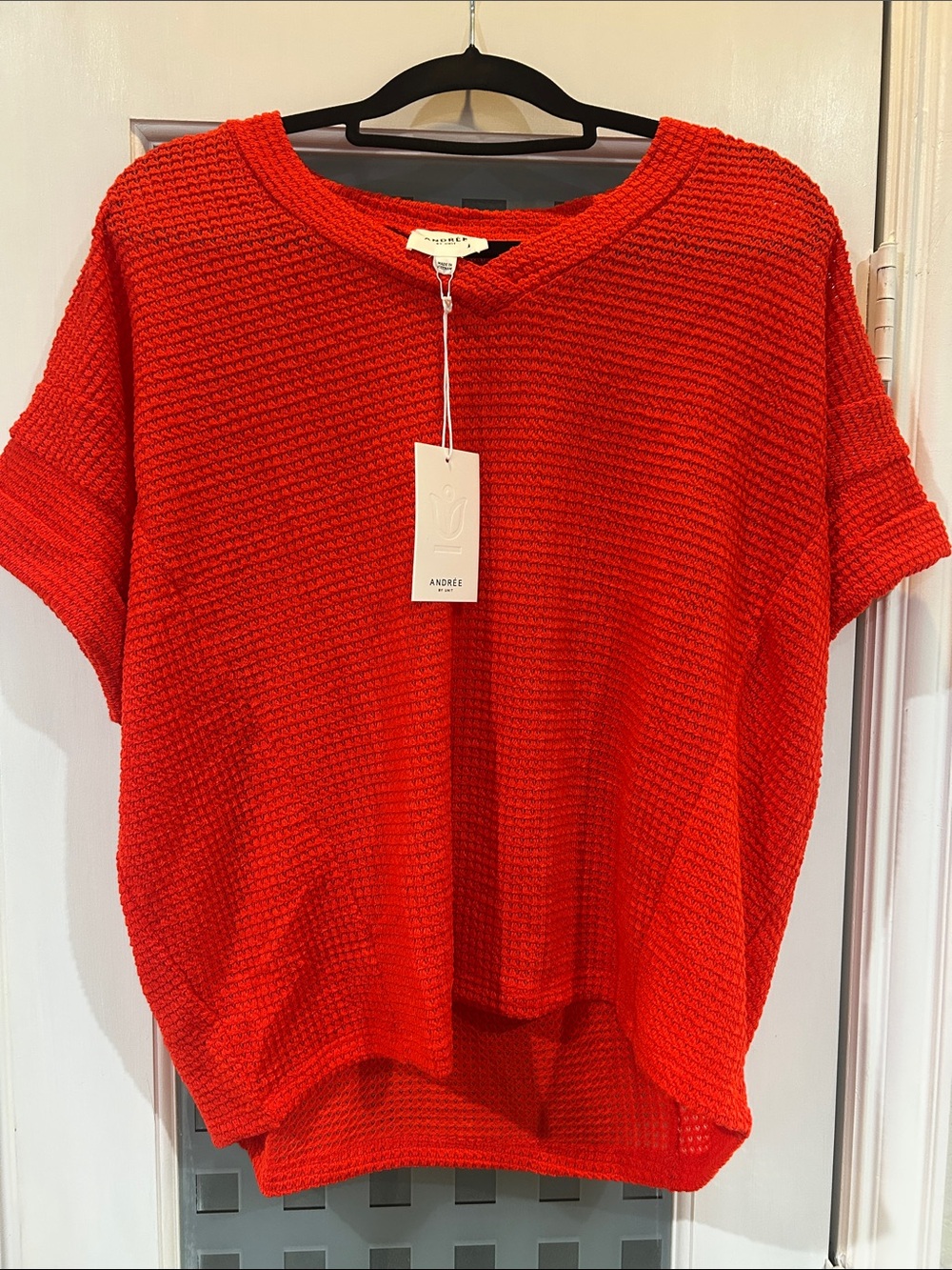 Andre by Unit Bright Red Textured Short-Sleeve Knit Top